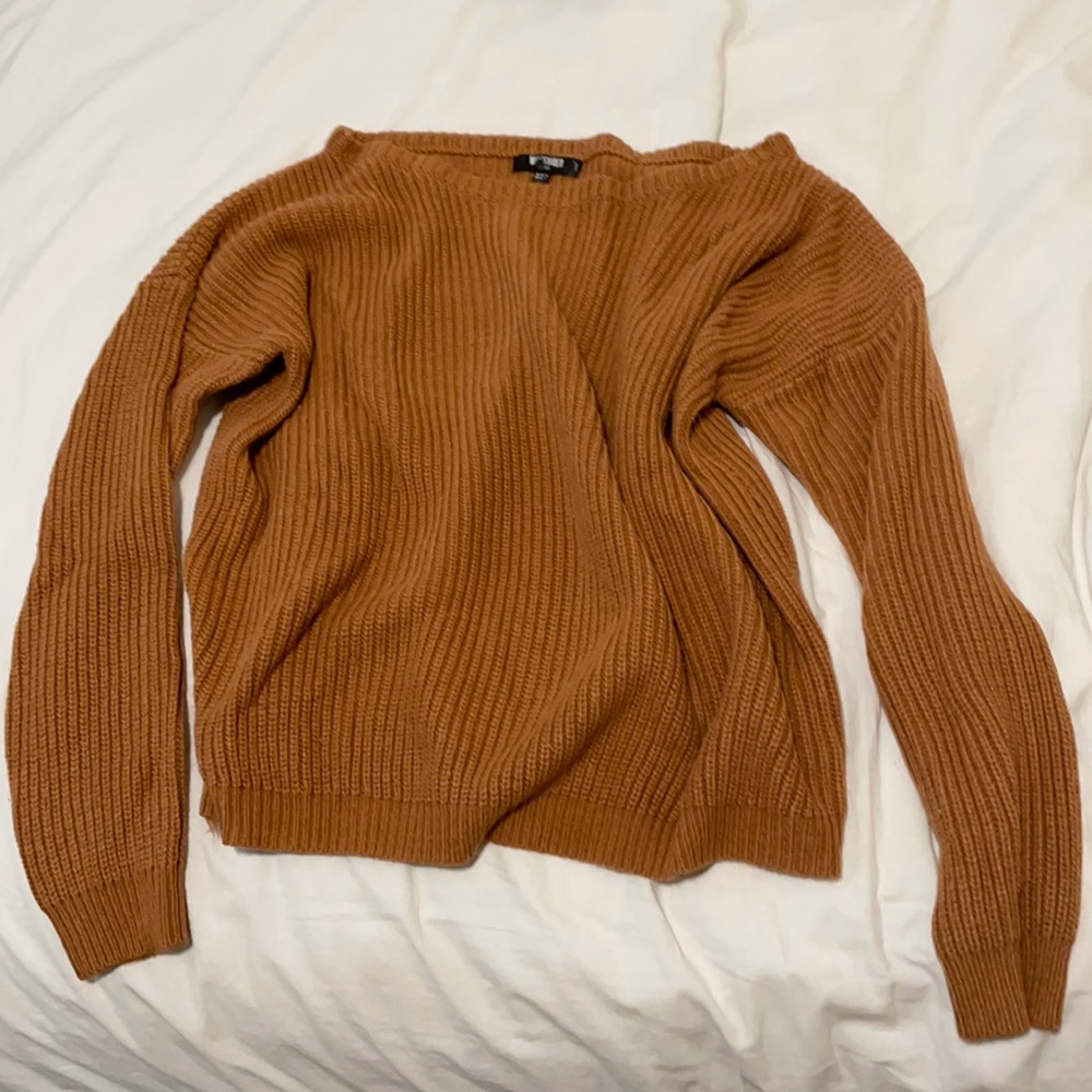 Cable Knit of the shoulder